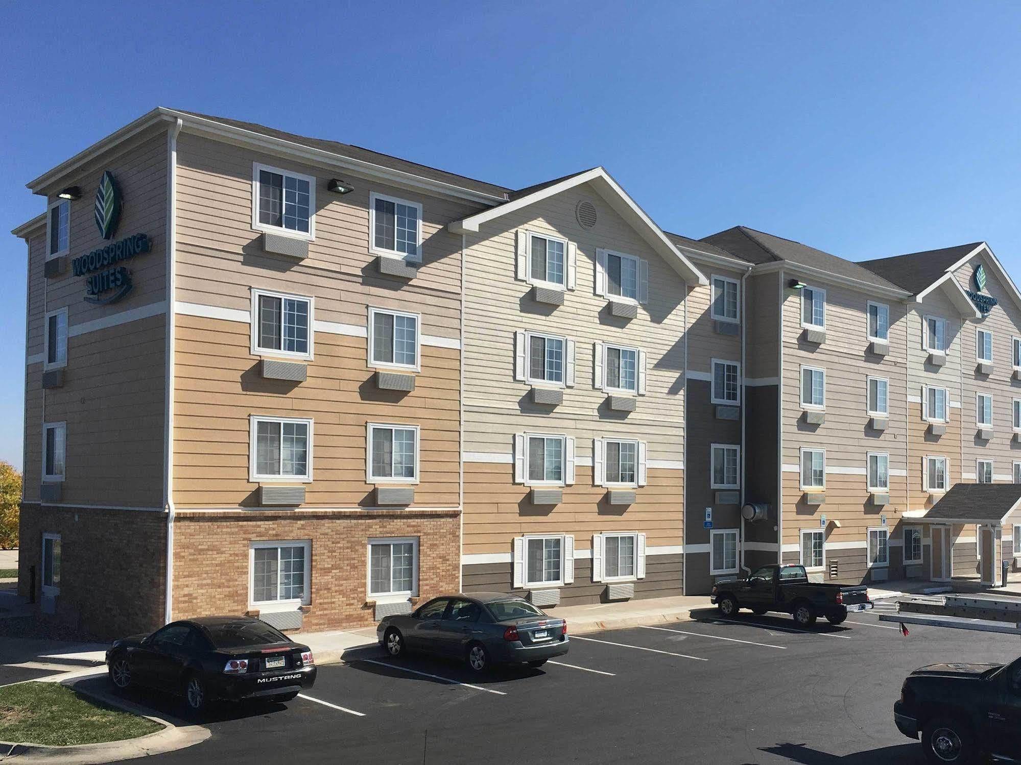 Woodspring Suites Lincoln Northeast I-80 Dış mekan fotoğraf